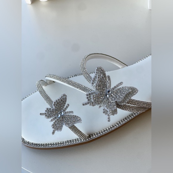 White butterfly sandals - Picture 2 of 3